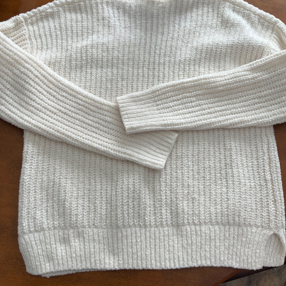 White sweater - Picture 4 of 4